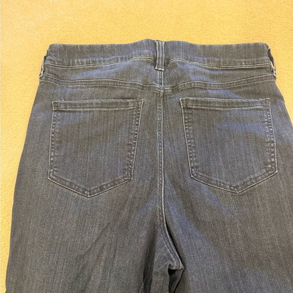 2 PAIRS Liverpool Jeans Company Indigo and dark wash Straight Leg Jeans - Picture 6 of 12